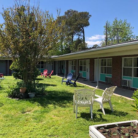 Bay Inn Hotel North Camellia Acres Екстериор снимка